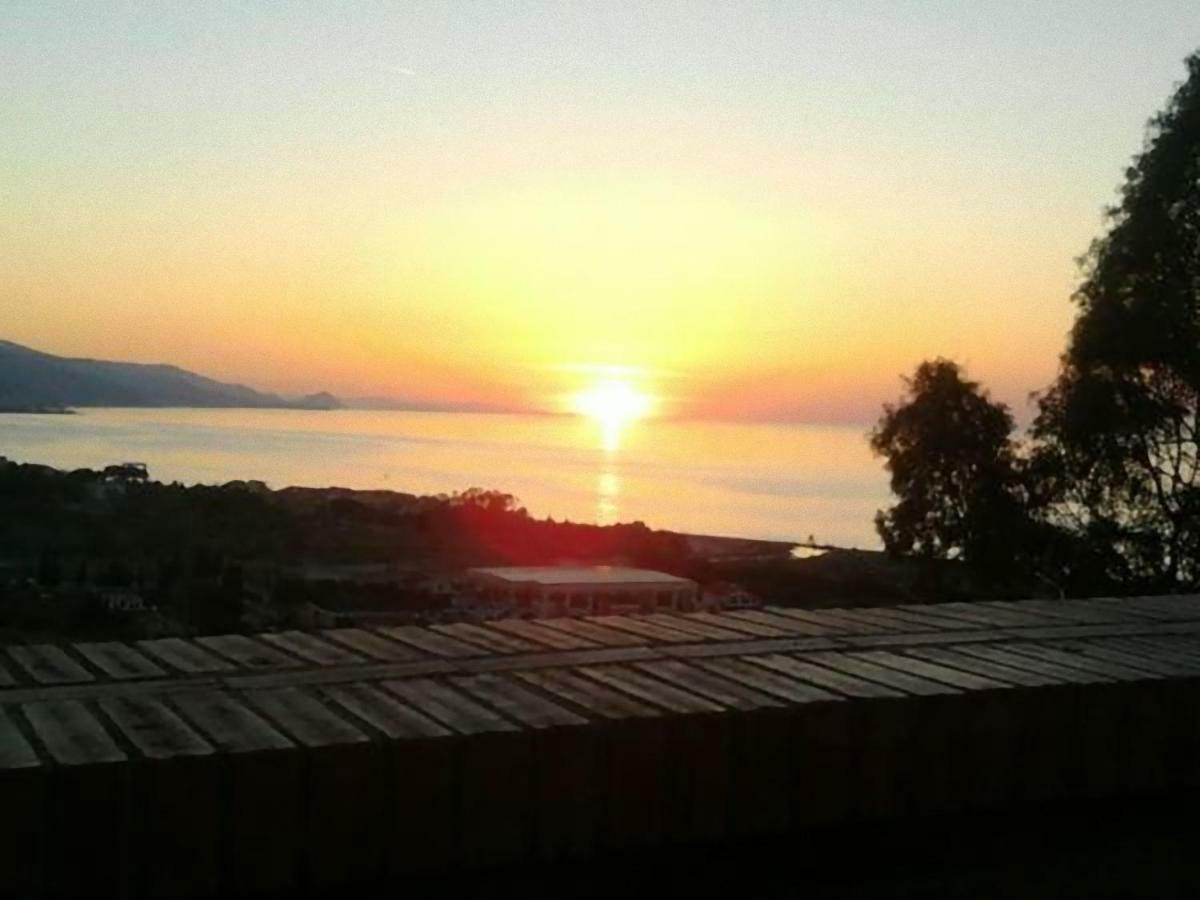 Casa Vacanze Camastra Santo Stefano di Camastra Exteriér fotografie